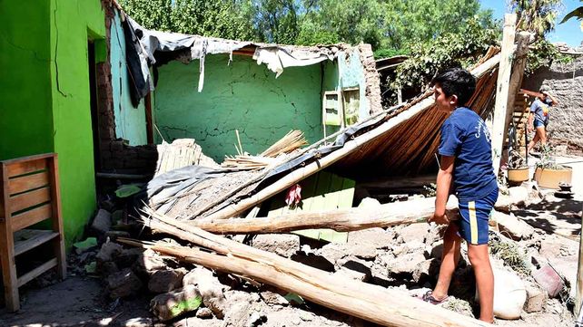 El presidente Alberto Fernández recorrió las zonas afectadas por el sismo