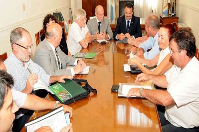 El gobierno convocó a los gremios estatales a reunión paritaria central