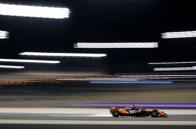 El McLaren viene dominando en Bahréin