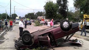 Un tornado azotó a la localidad bonaerense de Berazategui y hay dos heridos