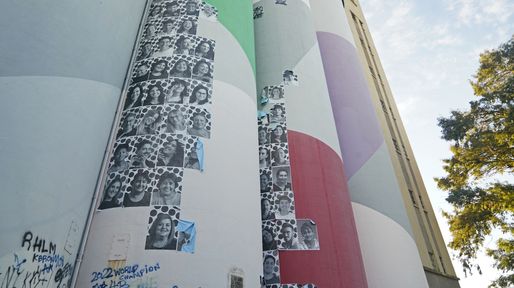 Efecto tormenta: reponen en los Silos Davis fotos para homenajear a los voluntarios del BAR