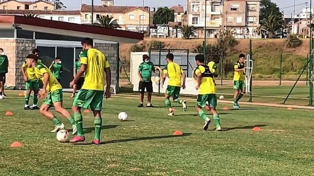 Aldosivi reportó cinco casos más de Covid-19 en su plantel.&nbsp;