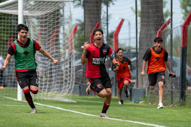 Newells venció 1 a 0 a Central en 8ª con gol de Thiago Valenti sobre la hora