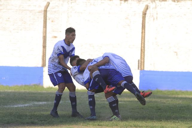 Sportivo se adueñó del clásico en La Floresta frente a Peñarol