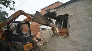 Crímenes de trabajadores: derriban bunkers vinculados a la banda de Chucky Monedita
