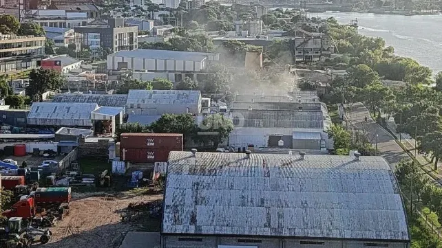 El importante incendio en los galpones del Puerto de Santa Fe dejó pérdidas totales para la empresa