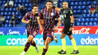 Godoy Cruz ganó de visitante a Vélez.