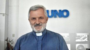 El mensaje del Padre Axel por Navidad: El mundo está cayendo mucho en el individualismo y el consumismoEl padre Axel visitó al Diario UNO.