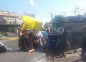Ahorristas protestan en Santa Fe mientras se buscan soluciones en Buenos Aires