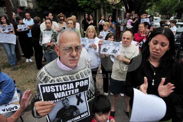 Los vecinos de Santa Fe siguen pidiendo justicia pese al dolor