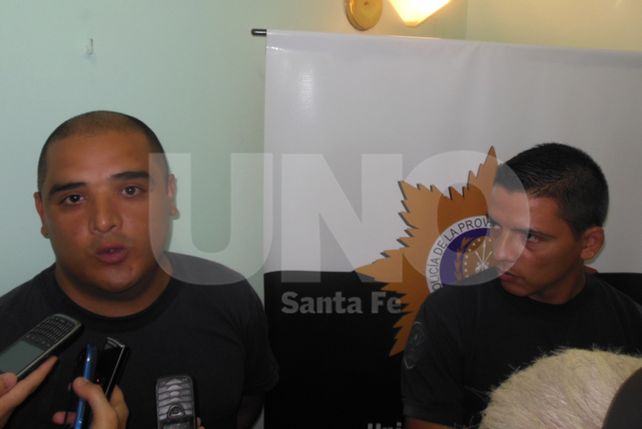 El agente Martín Ordoñez y el suboficial Abel Silvan lograron actuar con rapidez y salvar la vida de la beba.