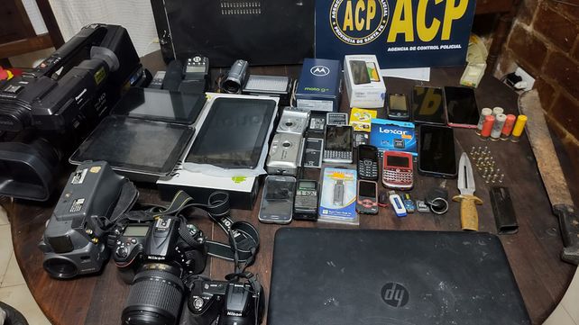 Un oficial y un suboficial de la Agencia de Investigación Criminal detenidos por la sustracción de evidencia criminal que debían custodiar.