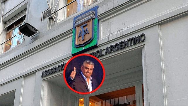 La Policía Federal allanó la AFA buscando documentación por una denuncia al presidente Claudio Tapia.&nbsp;