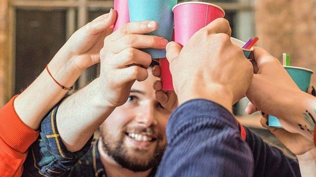 Brindis. La cena compartida tendrá lugar el 24 de diciembre a las 21.30 y a la medianoche los saludos navideños.