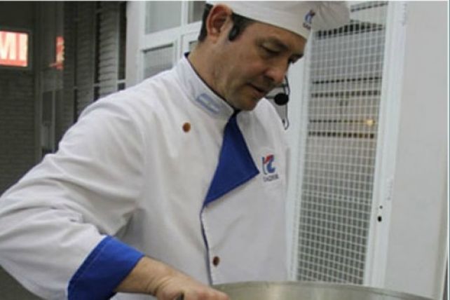 Ángel Sánchez publica recetas de pescado y va por más platos