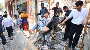 Al menos 14 muertos y 135 desaparecidos por un terremoto en China