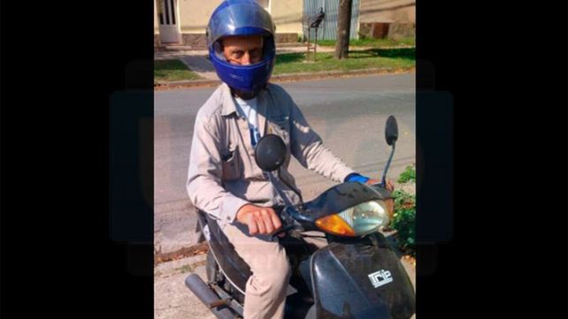Jacob tiene una moto 110 CC que usa sólo en Crespo