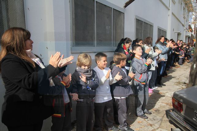 La comunidad educativa manifestó su apoyo a los tres ex funcionarios acusados.