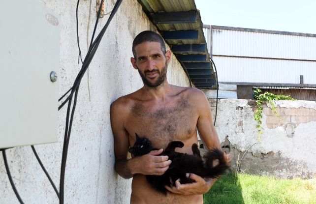 Dos horas cara a cara con Pereg, el hombre gato, cuando no se sabía de un doble crimen