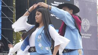 Rosario se vistió de celeste y blanco en una nueva edición de la Fiesta del Pastelito