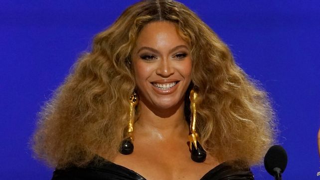 Beyoncé superó a Alison Krauss como la artista femenina con más Grammy con 28 galardones en toda su carrera.