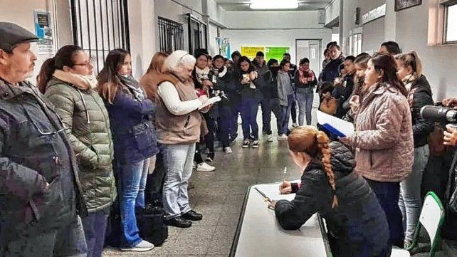 Desde la institución escolar esperan por respuestas concretas a las obras largamente prometidas.
