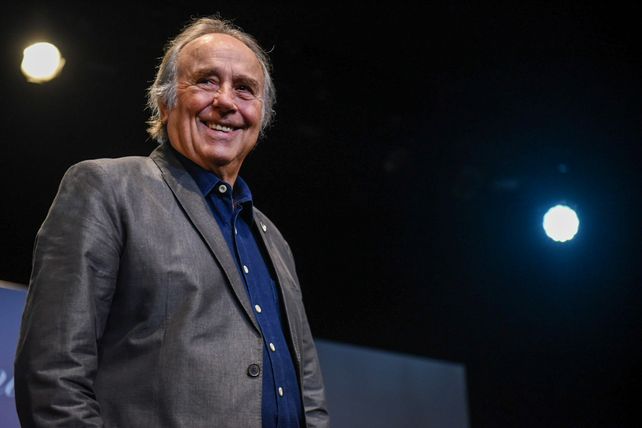 Joan Manuel Serrat en Argentina. Conferencia ante periodistas previo al recital en Rosario.&nbsp;