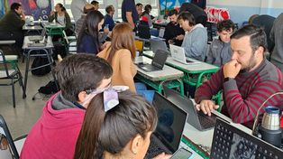 Docentes y escuelas se capacitaron en robótica.