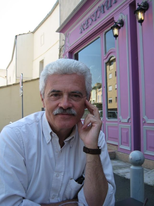 Schavelzon, historia viva del libro argentino.