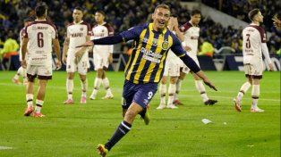 Marco Ruben se llena la boca de gol tras convertir en su regreso a Central. Fue empate ante Lanús.