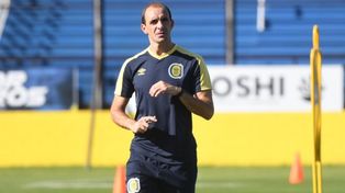Somoza llegó este lunes al country de Arroyo Seco y comandó la primera práctica de Central. (Foto: @RosarioCentral)