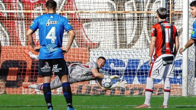 Patronato iguala por la fecha de la Primera Nacional. Alan Sosa atajó un penal.