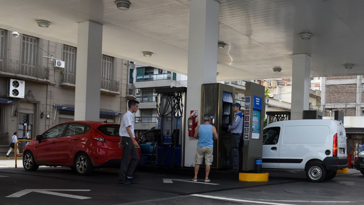 Las Ventas De Combustibles Cayeron Por Ciento Tras El Ltimo Aumento