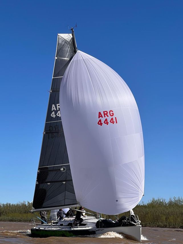 Náutica: una Regata para celebrar desde el río el Tricentenario de la ciudad