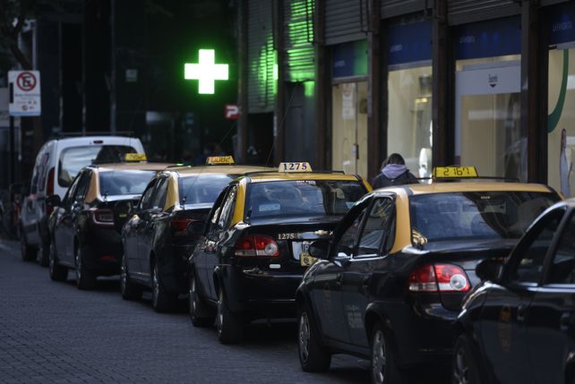 Rosario podría llegar a casi mil coches con la antigüedad prorrogada de las 4 mil licencias existentes.