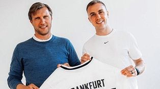 El volante Mario Götze plasmó su regreso a la Bundesliga para jugar en Eintracht Frankfurt.