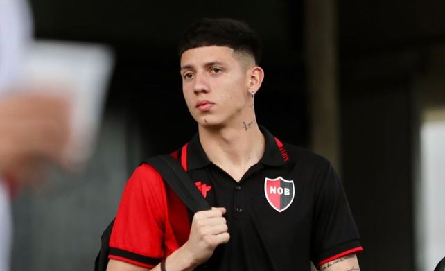 Josué Reinatti sigue entrenando con la primera y es pretendido por Defensa. Por ahora está en los planes para el cuadrangular en México.&nbsp;