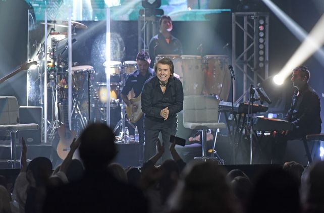 La última vez que Raphael cantó en Rosario, lo hizo en 2018 en el Broadway con el show “Loco por cantar 2018”.