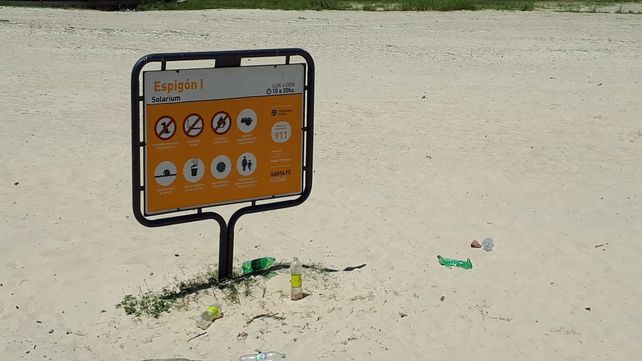Se ve mucha basura sobre el Espig&oacute;n I.