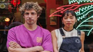 Esteban Lamothe junto a su nueva novia Débora Nishimoto