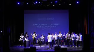 La Banda Infanto-Juvenil Rosa Ziperovich festejó sus 30 años con un concierto en el Teatro La Comedia.