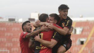 Quién es el goleador con pasado en Unión que pretende Andrés Yllana para Colón