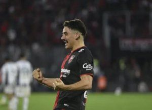 Newells derrotó a Talleres, en Rosario, en el debut de Sampaoli