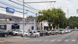 El crimen del playero conmueve a Rosario. Largas hileras en las estaciones para cargar nafta antes de la jornada de duelo