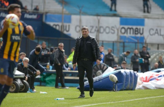 En Avellaneda, el Racing de Coudet venció al Central del Patón Bauza por 2 a 0.