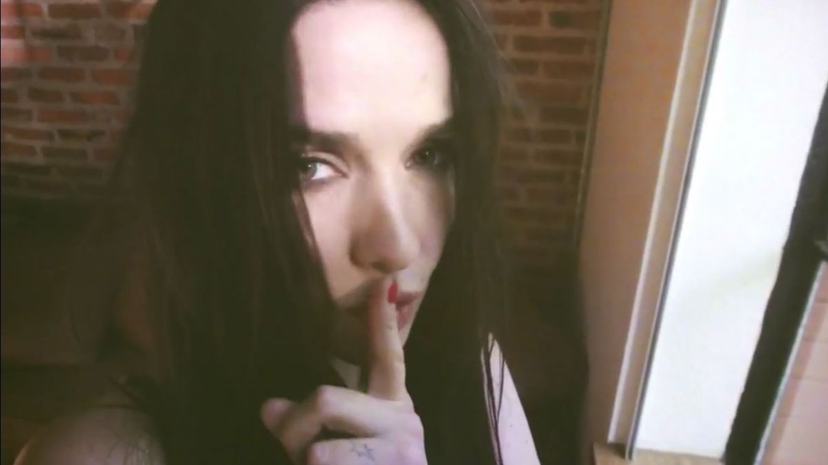 Natalia Oreiro y su espectacular video en topless y colaless