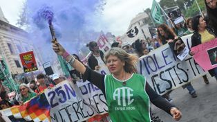 {alttext(Foto UNO Juan Manuel Hernández   ,El documento de la marcha #25N)}
