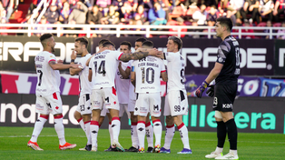 Un festejo de Newells que se dio poco en la Liga. Anotó 6 goles, 3 desde que está el Gallego Méndez en el banco.&nbsp;