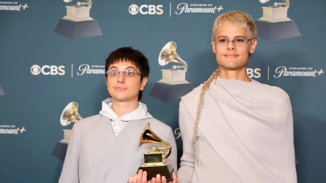 Ca7riel & Paco Amoroso ganaron el Grammy a Mejor Álbum de Rock Latino.
