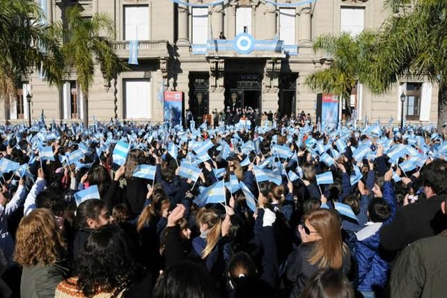 Durante el acto realizado el año pasado en la plaza 25 de mayo de la ciudad de Santa Fe.